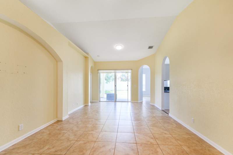 3 bedroom Single Family Residence at 5544 Spanish River Road, Portofino Shores Phase Two, Fort Pierce — photo 3