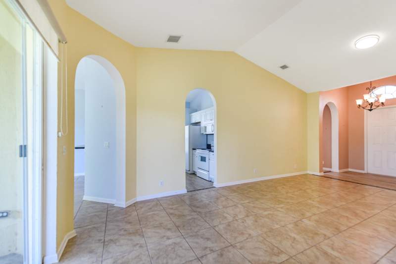 3 bedroom Single Family Residence at 5544 Spanish River Road, Portofino Shores Phase Two, Fort Pierce — photo 5