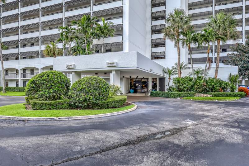 2 bedroom Condominium at 356 Golfview Road #403, Governors Pointe Condo, North Palm Beach — photo 4