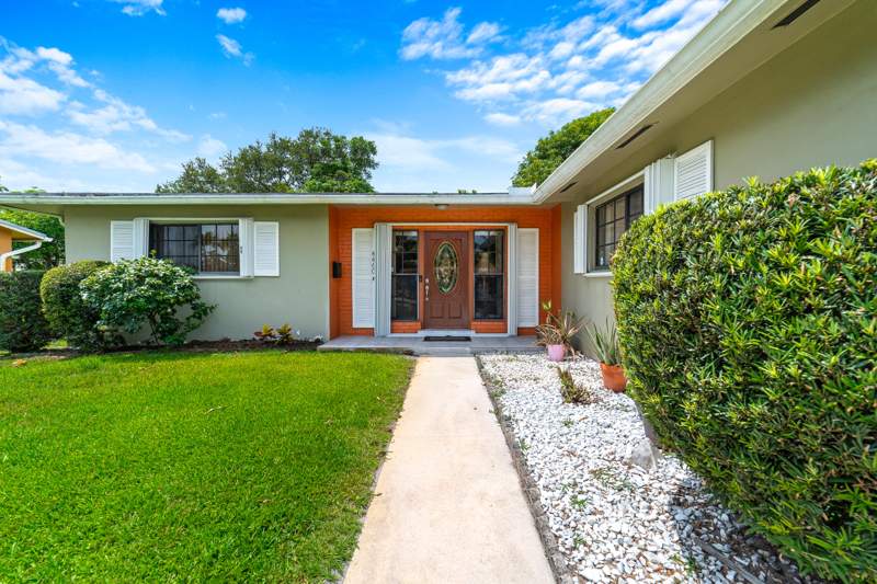 3 bedroom Single Family Residence at 4460 NW 3rd Place, East Plantation 2nd Sec, Plantation — photo 3