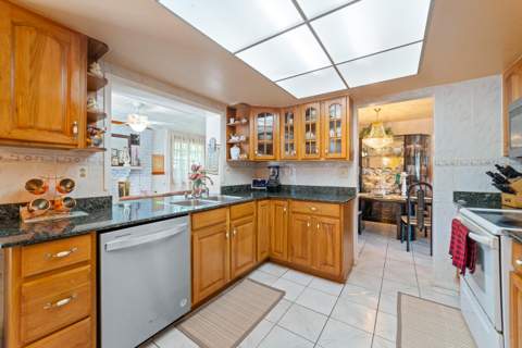 4460 NW 3rd Place, Plantation FL - photo 9 of 26