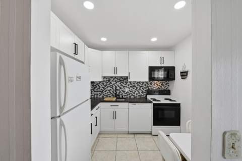 7505 NW 5th Place #203, Margate FL - photo 12 of 37