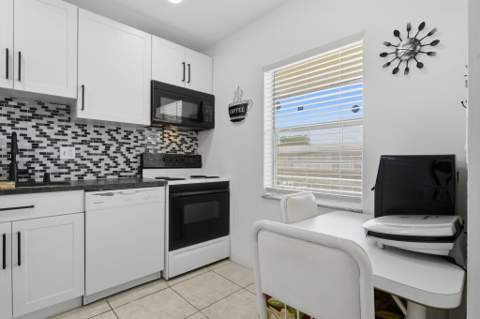 7505 NW 5th Place #203, Margate FL - photo 15 of 37