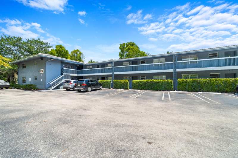 2 bedroom Condominium at 8968 W Sample Road #101, Oxford Condo, Coral Springs — photo 1