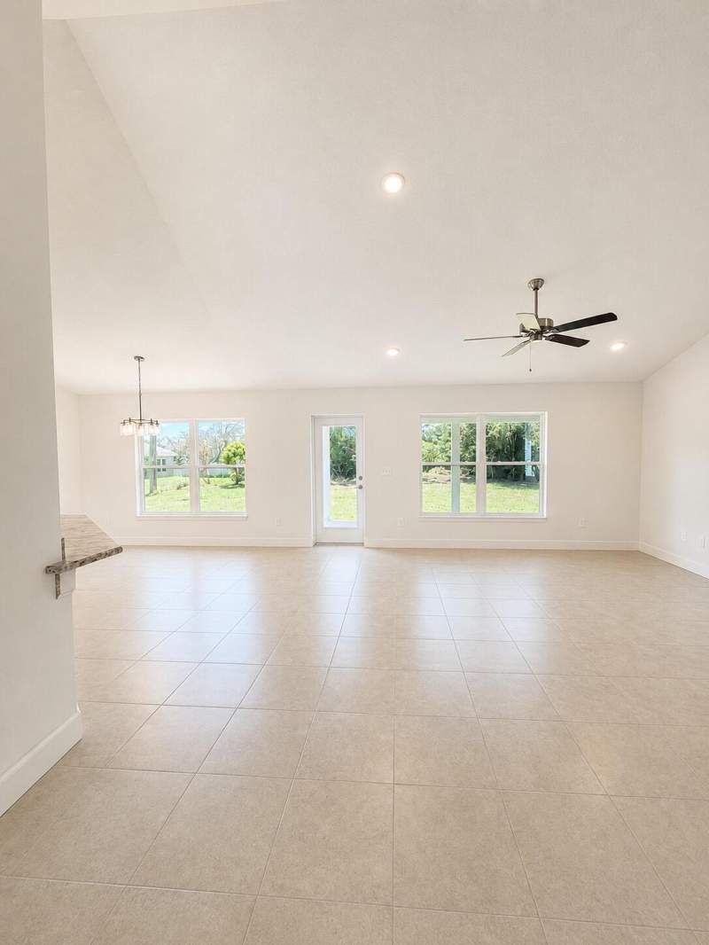 4 bedroom Single Family Residence at 3009 SW Savona Boulevard, Port St Lucie Section 14, Port St. Lucie — photo 2