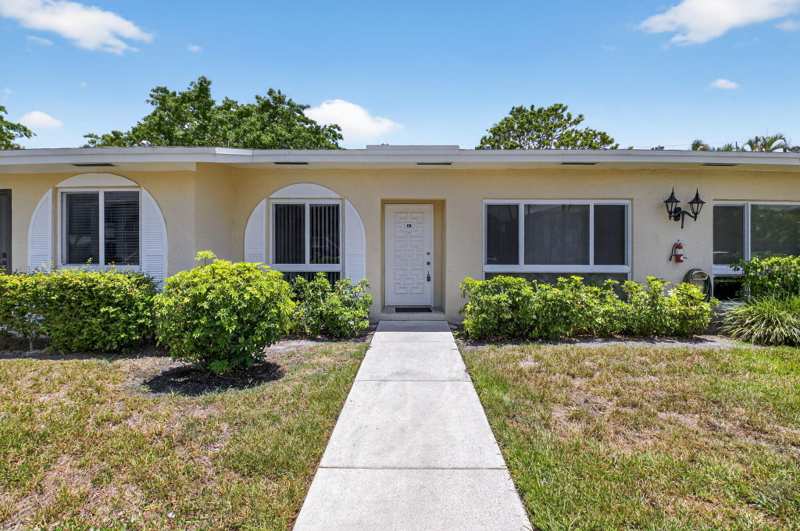 2 bedroom Villa at 13984 Vía Flora #B, Palm Greens At Villa Del Ray Condo II, Delray Beach — photo 1