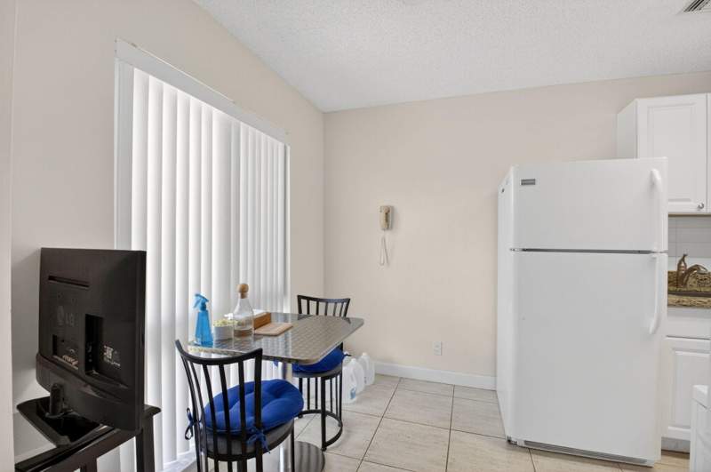 2 bedroom Villa at 13984 Vía Flora #B, Palm Greens At Villa Del Ray Condo II, Delray Beach — photo 5