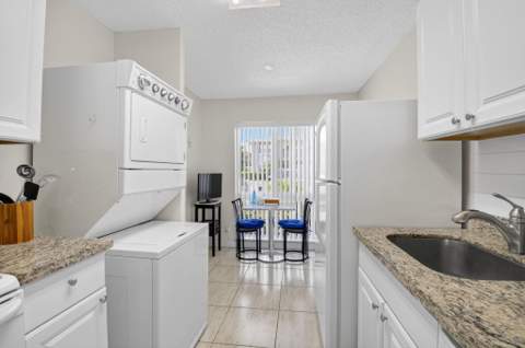 13984 Vía Flora #B, Delray Beach FL - photo 6 of 41
