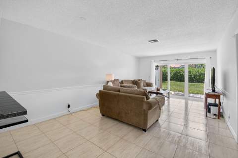 13984 Vía Flora #B, Delray Beach FL - photo 11 of 41