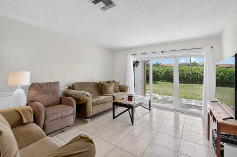 13984 Vía Flora #B, Delray Beach FL - photo 14 of 41