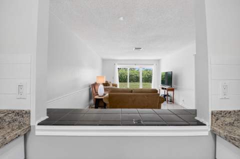 13984 Vía Flora #B, Delray Beach FL - photo 15 of 41
