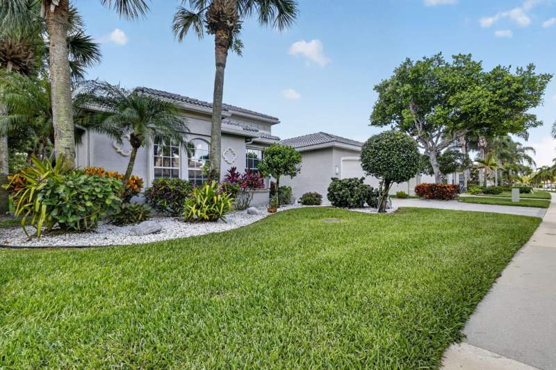 4 bedroom Single Family Residence at 6550 Sand City Way, Valencia Palms 2, Delray Beach — photo 2