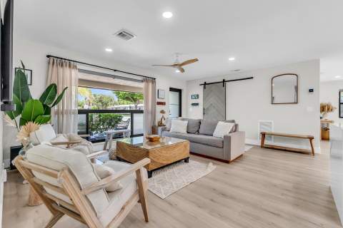 300 SE 8th Avenue, Deerfield Beach FL - photo 10 of 73