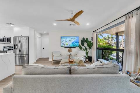 300 SE 8th Avenue, Deerfield Beach FL - photo 12 of 73