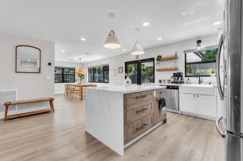 300 SE 8th Avenue, Deerfield Beach FL - photo 19 of 73