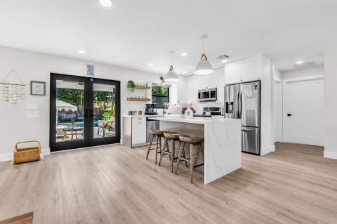 300 SE 8th Avenue, Deerfield Beach FL - photo 16 of 73