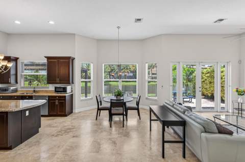 9898 Coronado Lake Drive, Boynton Beach FL - photo 11 of 51