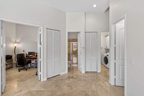 9898 Coronado Lake Drive, Boynton Beach FL - photo 13 of 51
