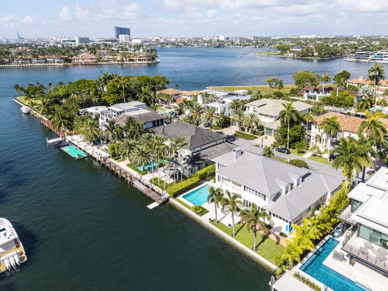 4 bedroom Single Family Residence at 704 Isle Of Palms Drive, Stilwell Isles Isles Of Palms, Fort Lauderdale — photo 4