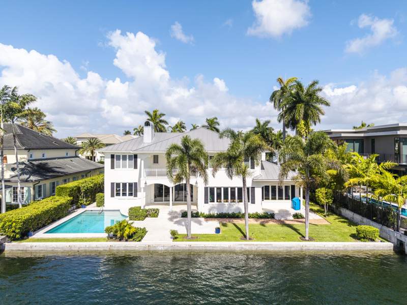 4 bedroom Single Family Residence at 704 Isle Of Palms Drive, Stilwell Isles Isles Of Palms, Fort Lauderdale — photo 3