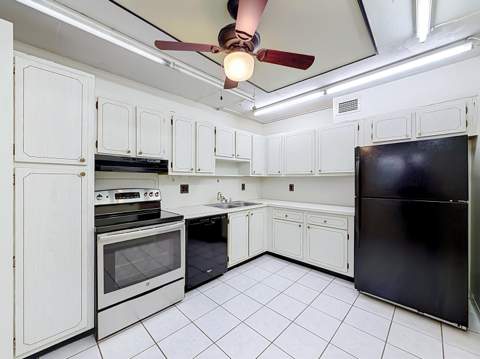 2850 Forest Hills Boulevard #212, Coral Springs FL - photo 16 of 66