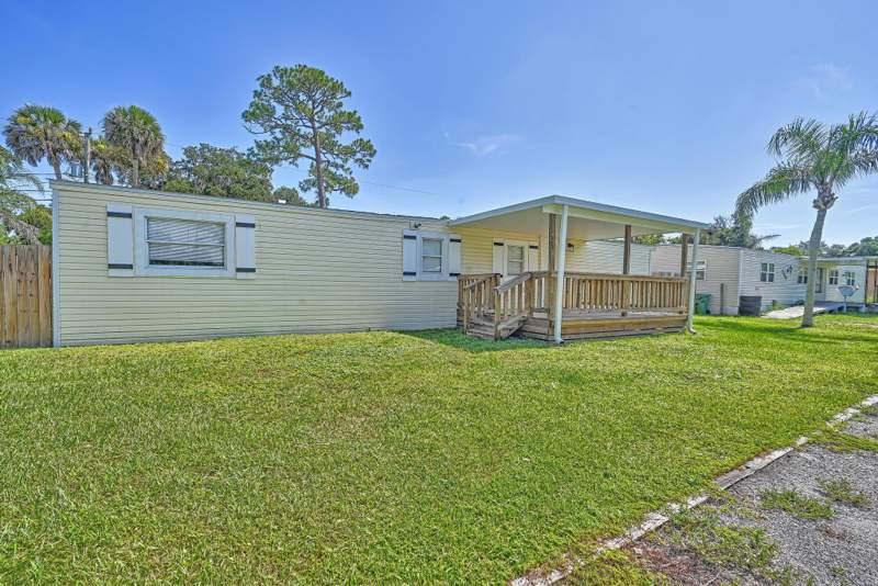 3 bedroom Manufactured Home at 5204 Deanna Lane, Green Acres Unit 3, Fort Pierce — photo 2