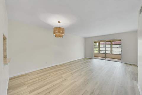 23 Abbey Lane #202, Delray Beach FL - photo 6 of 32