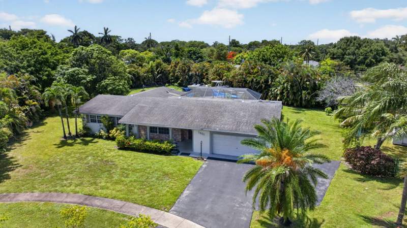4 bedroom Single Family Residence at 7501 NW 6th Street, Plantations Secluded Gardens, Plantation — photo 5