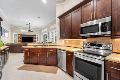 1853 Palisades Drive, West Palm Beach FL - photo 15 of 41