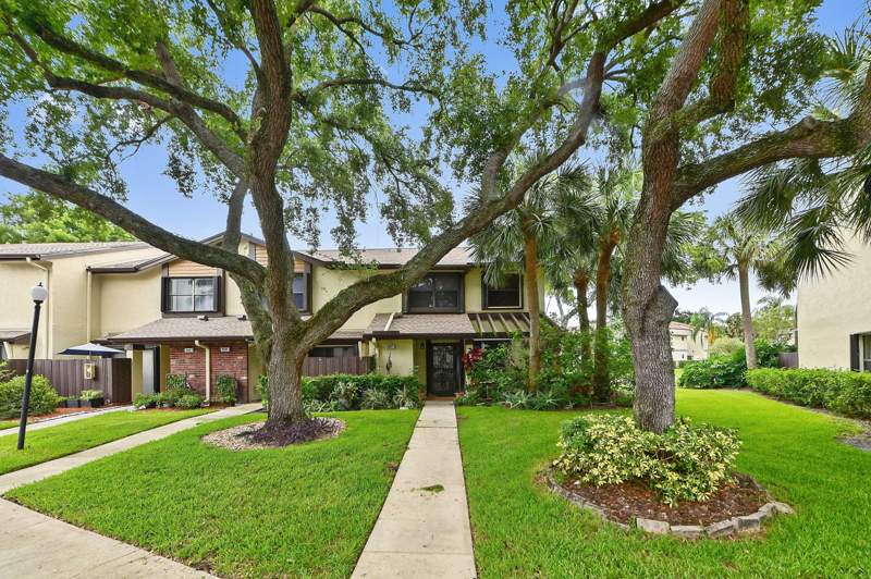 3 bedroom Townhouse at 4587 Carambola Circle #27218, Baywood Village Iii-A Condo, Coconut Creek — photo 2