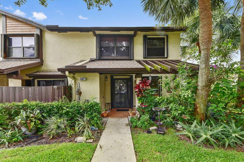 3 bedroom Townhouse at 4587 Carambola Circle #27218, Baywood Village Iii-A Condo, Coconut Creek — photo 4