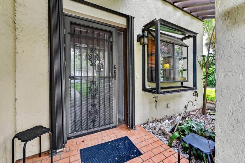 3 bedroom Townhouse at 4587 Carambola Circle #27218, Baywood Village Iii-A Condo, Coconut Creek — photo 3