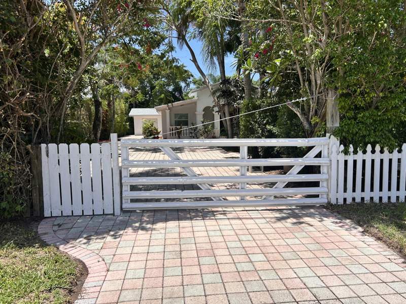 4 bedroom Single Family Residence at 4793 Badger Avenue, Roseland Park, West Palm Beach — photo 2