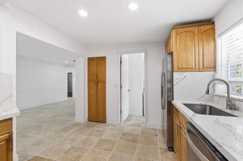 4793 Badger Avenue, West Palm Beach FL - photo 6 of 45