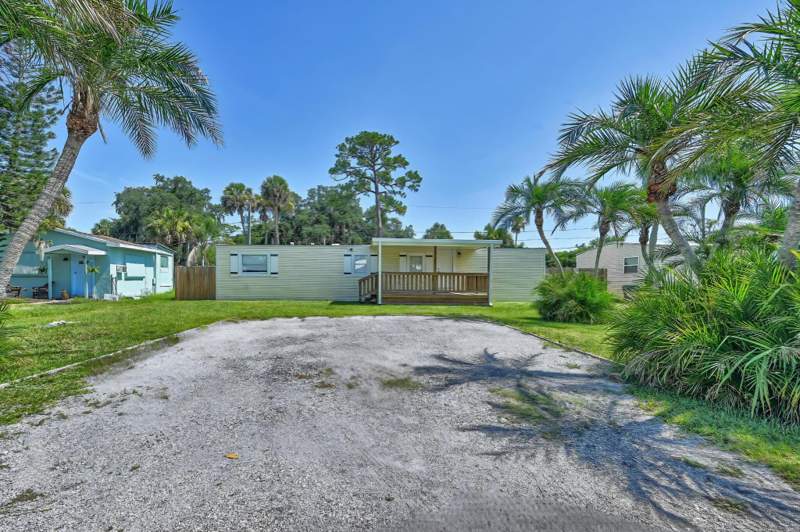 3 bedroom Manufactured Home at 5204 Deanna Lane, Green Acres Unit 3, Fort Pierce — photo 4