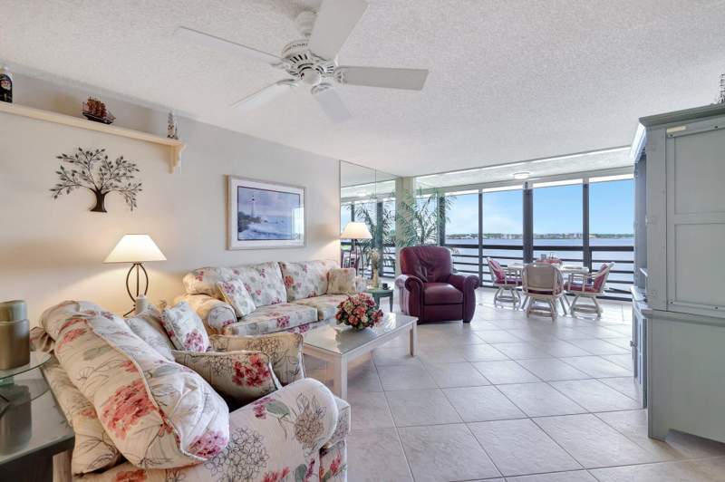 2 bedroom Condominium at 1950 SW Palm City Road #14-304, CIRCLE BAY YACHT CLUB CONDO, Stuart — photo 4