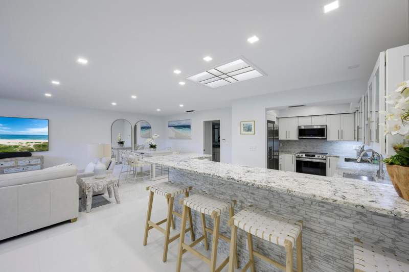 2 bedroom Condominium at 11335 Twelve Oaks Way, Twelve Oaks Condo, North Palm Beach — photo 4