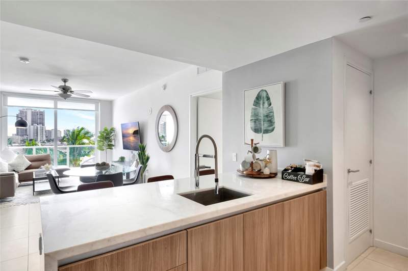 2 bedroom Condominium at 401 N Birch Road #504, Tiffany House Condo, Fort Lauderdale — photo 2