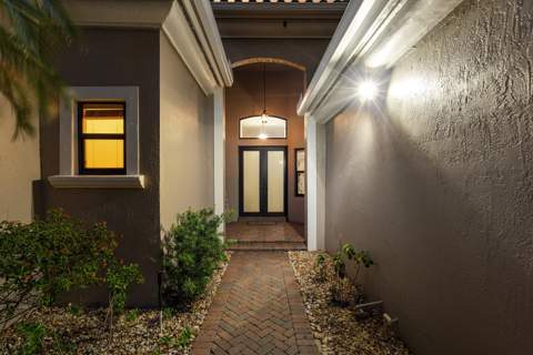 876 NW 123rd Drive, Coral Springs FL - photo 7 of 47