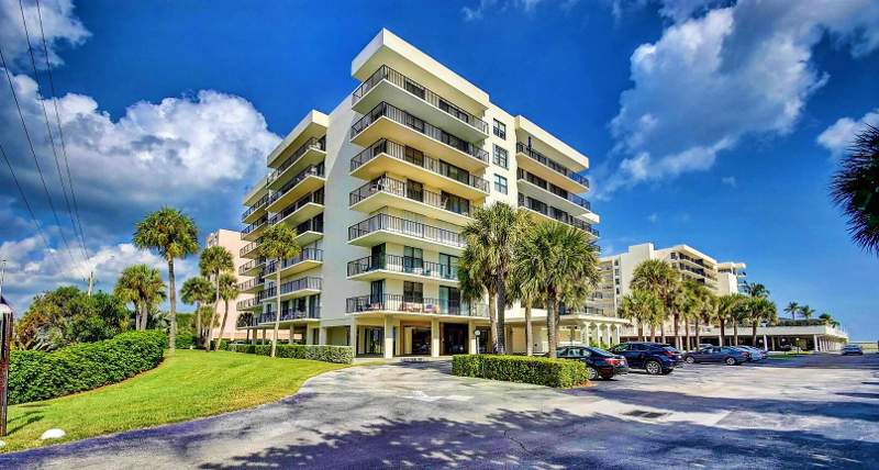 2 bedroom Condominium at 3460 S Ocean Boulevard #612, Claridges II Condo, Palm Beach — photo 4