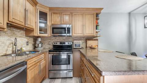 725 NW 99th Circle, Plantation FL - photo 14 of 36