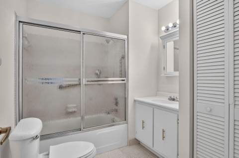 20846 Vinesta Circle, Boca Raton FL - photo 16 of 36