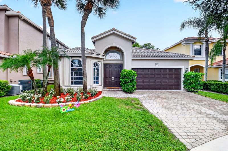 4 bedroom Single Family Residence at 8049 Via Bolzano, Villages Of Windsor 4, Lake Worth — photo 2