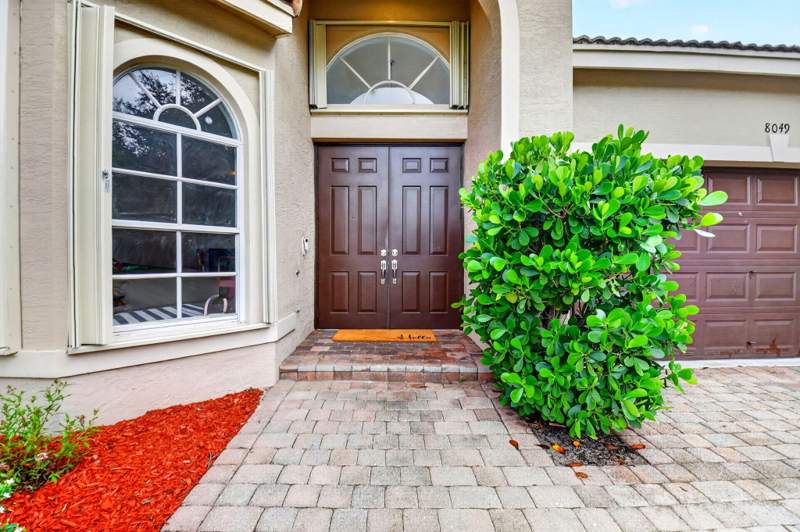 4 bedroom Single Family Residence at 8049 Via Bolzano, Villages Of Windsor 4, Lake Worth — photo 3