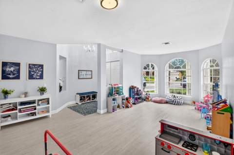 8049 Via Bolzano, Lake Worth FL - photo 9 of 68