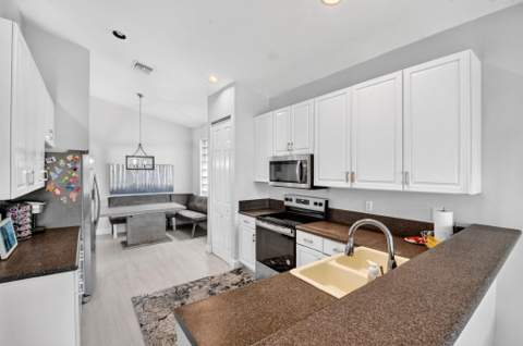 8049 Via Bolzano, Lake Worth FL - photo 12 of 68