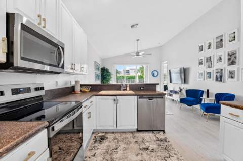8049 Via Bolzano, Lake Worth FL - photo 14 of 68