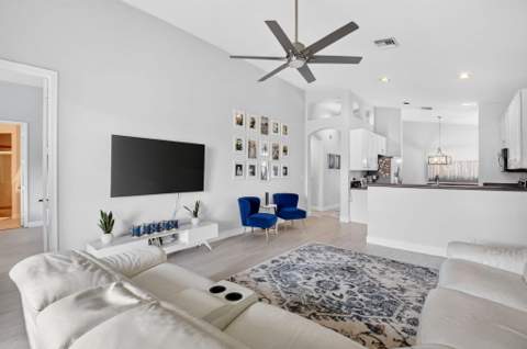 8049 Via Bolzano, Lake Worth FL - photo 17 of 68