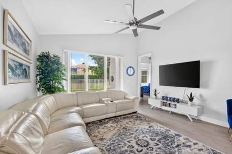8049 Via Bolzano, Lake Worth FL - photo 18 of 68