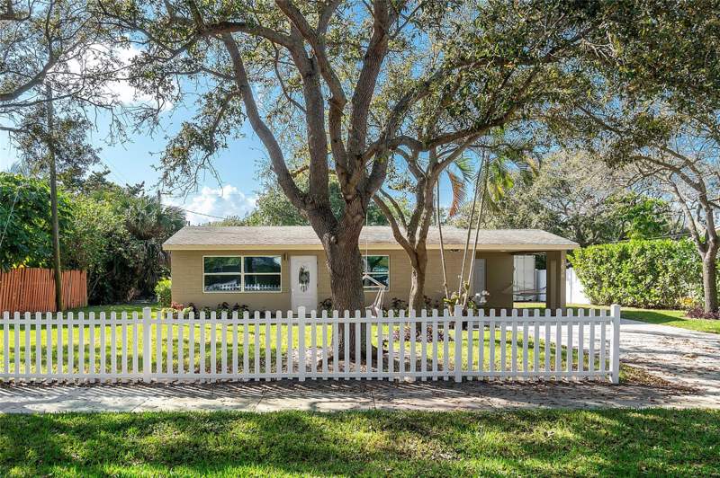 3 bedroom Single Family Residence at 1634 NE 3rd Avenue, Plumosa Park Sec A, B And D, Delray Beach — photo 3